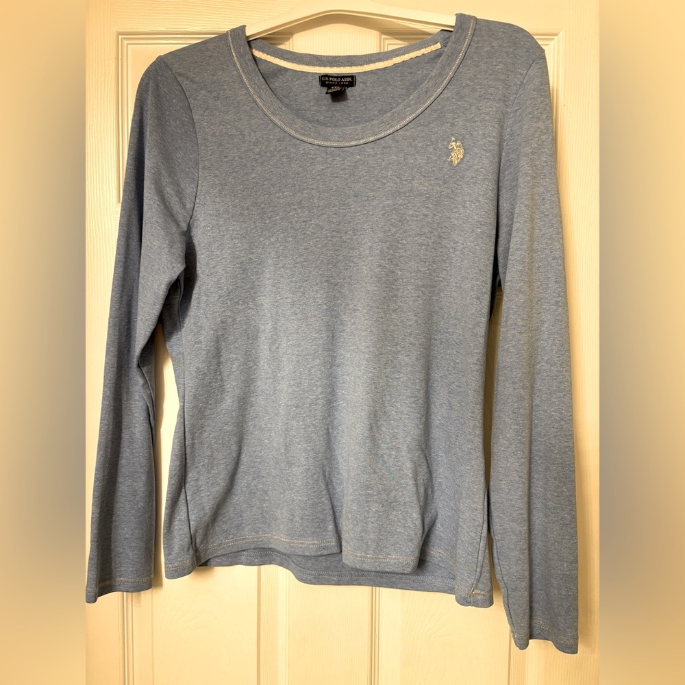 New w/out tags Women’s U.S. Polo Assn. Blue Long Sleeve Top. Size XXL.